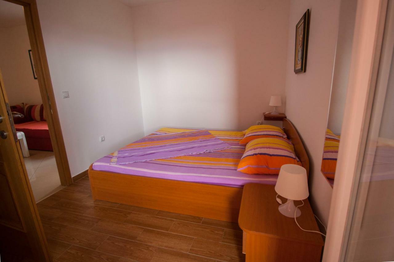 Apartments Knezovic Gradac  Exterior photo