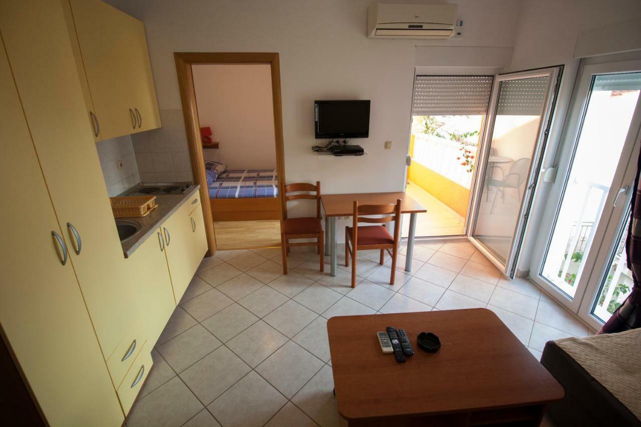 Apartments Knezovic Gradac  Exterior photo