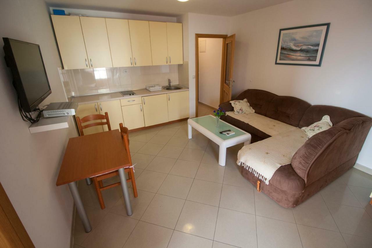 Apartments Knezovic Gradac  Exterior photo