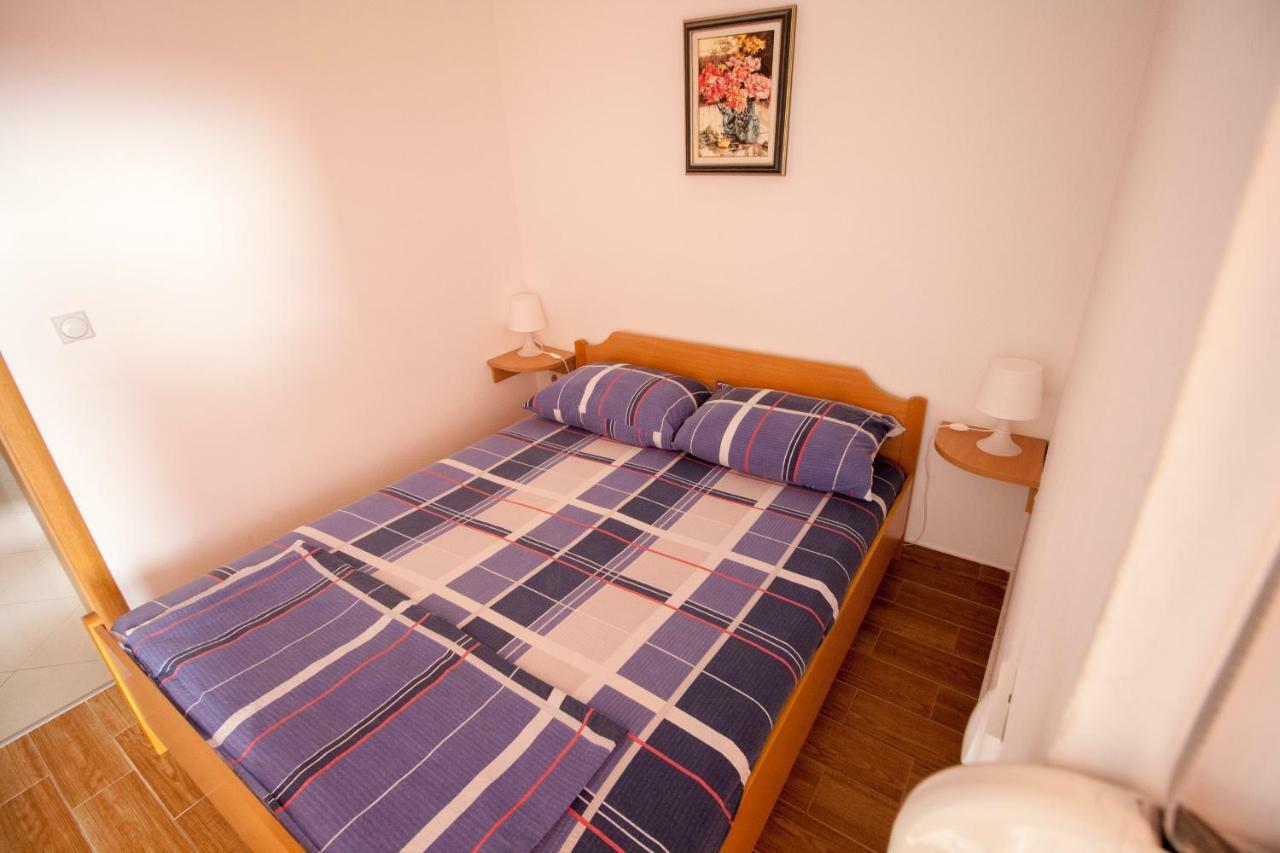 Apartments Knezovic Gradac  Exterior photo