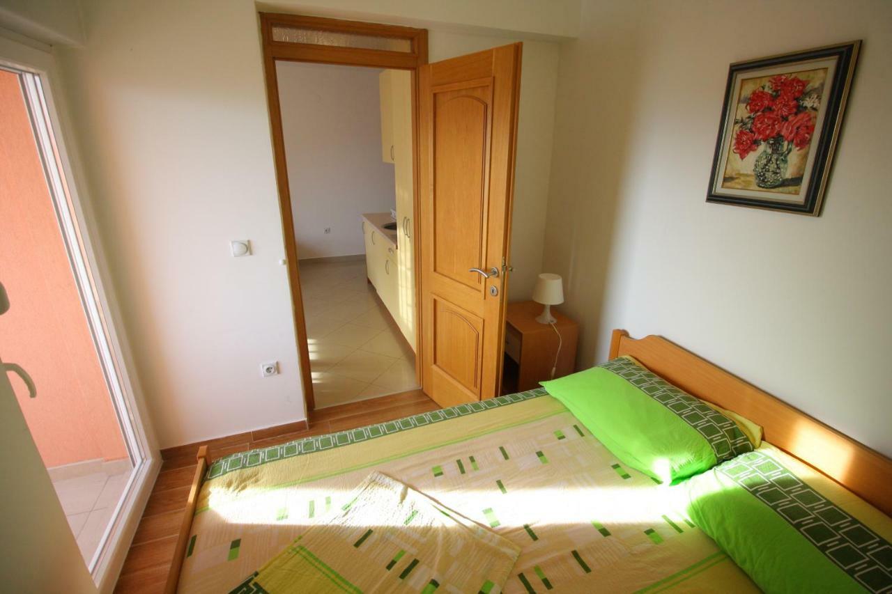 Apartments Knezovic Gradac  Exterior photo
