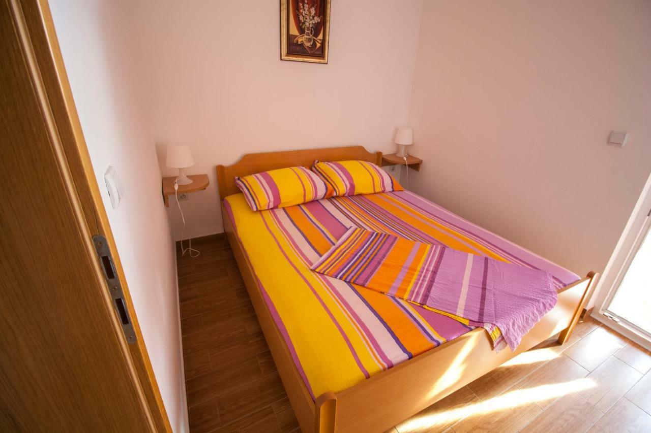 Apartments Knezovic Gradac  Exterior photo