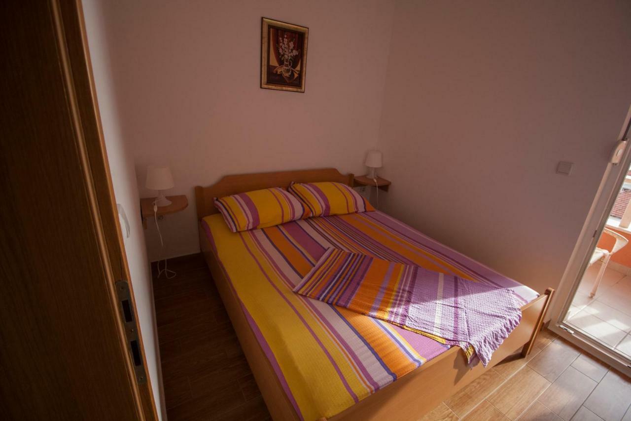 Apartments Knezovic Gradac  Exterior photo